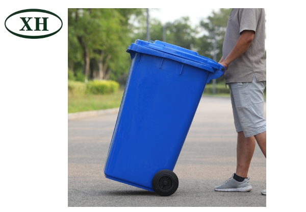 垃圾桶，240升環(huán)衛(wèi)垃圾桶，戶外掛車?yán)癬塑料垃圾桶_環(huán)衛(wèi)垃圾桶_分類垃圾桶 _垃圾桶廠家